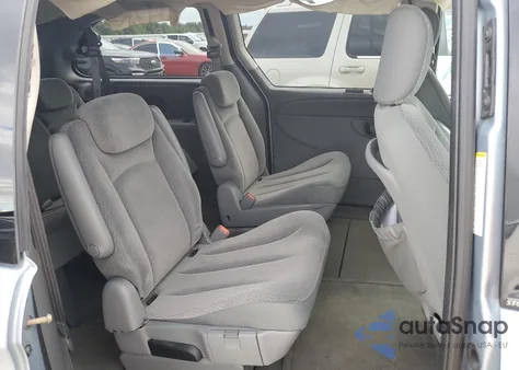 2005 Chrysler Town & Country Touring from USA, damaged, VIN 2C4GP54L45R395292